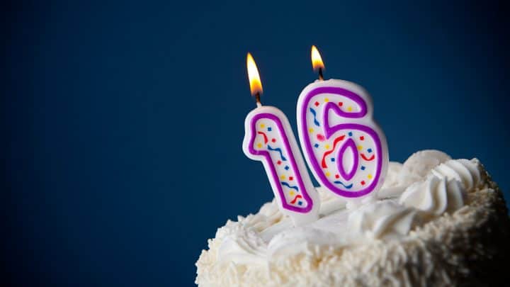 90 Dulces Deseos y Mensajes de Feliz 16º Cumpleaños de Niño