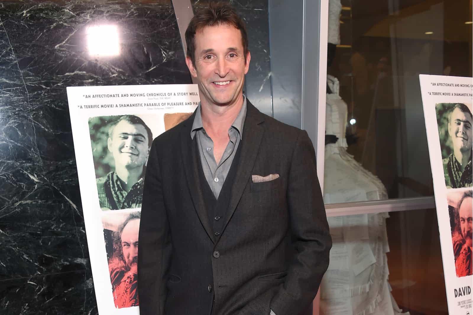 smiling actor Noah Wyle