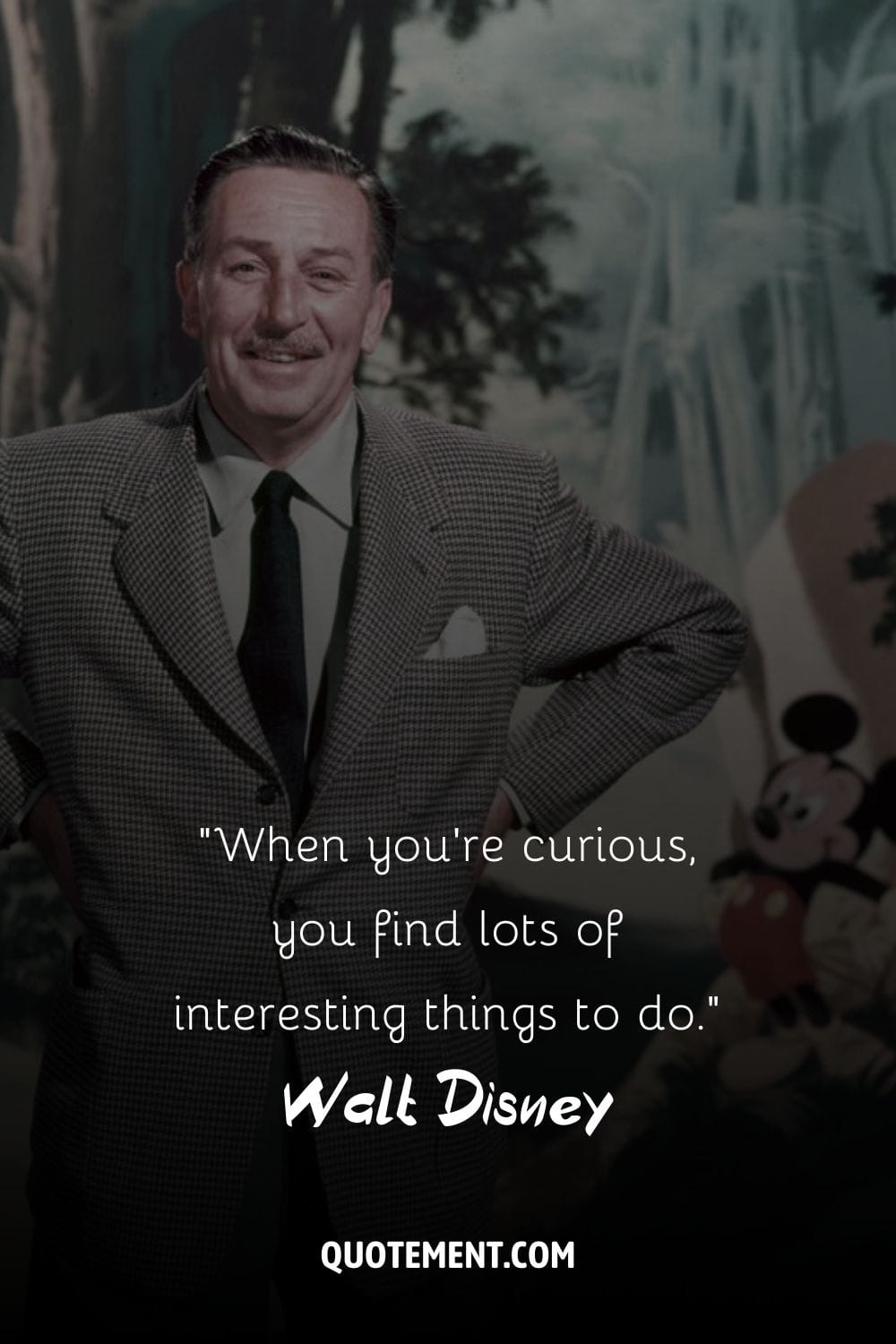 El alegre carisma de Walt Disney plasmado en una pose.