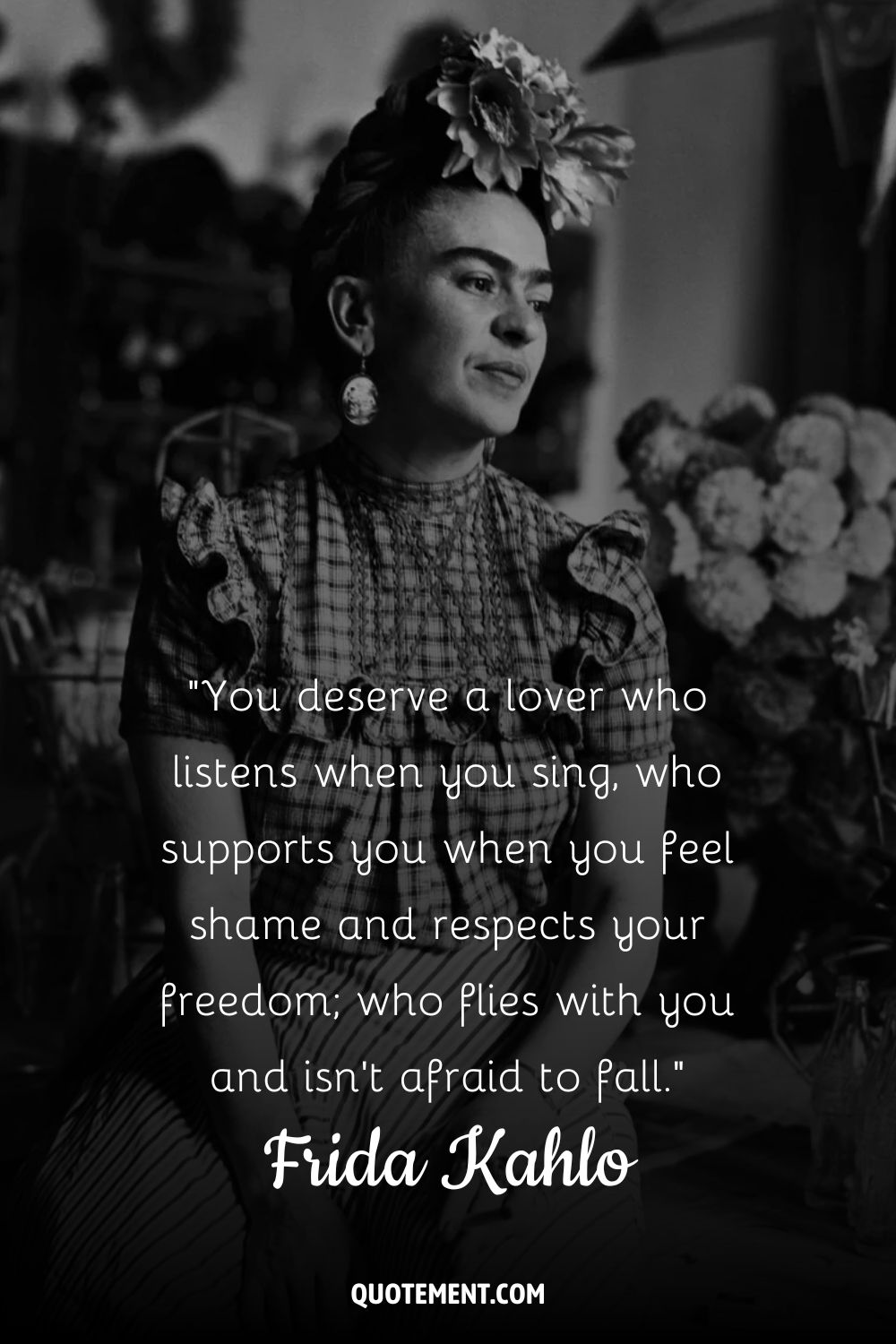 An image of Frida sitting and looking to the side representing the best Frida Kahlo quote

