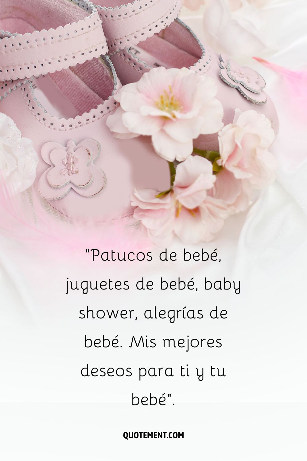 zapatos y flores rosas para bebé niña