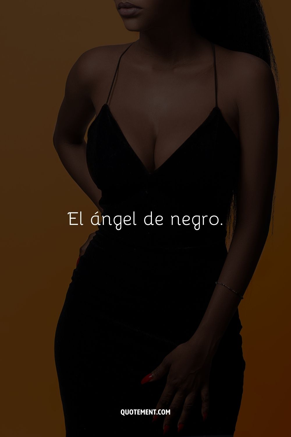 El ángel de negro.