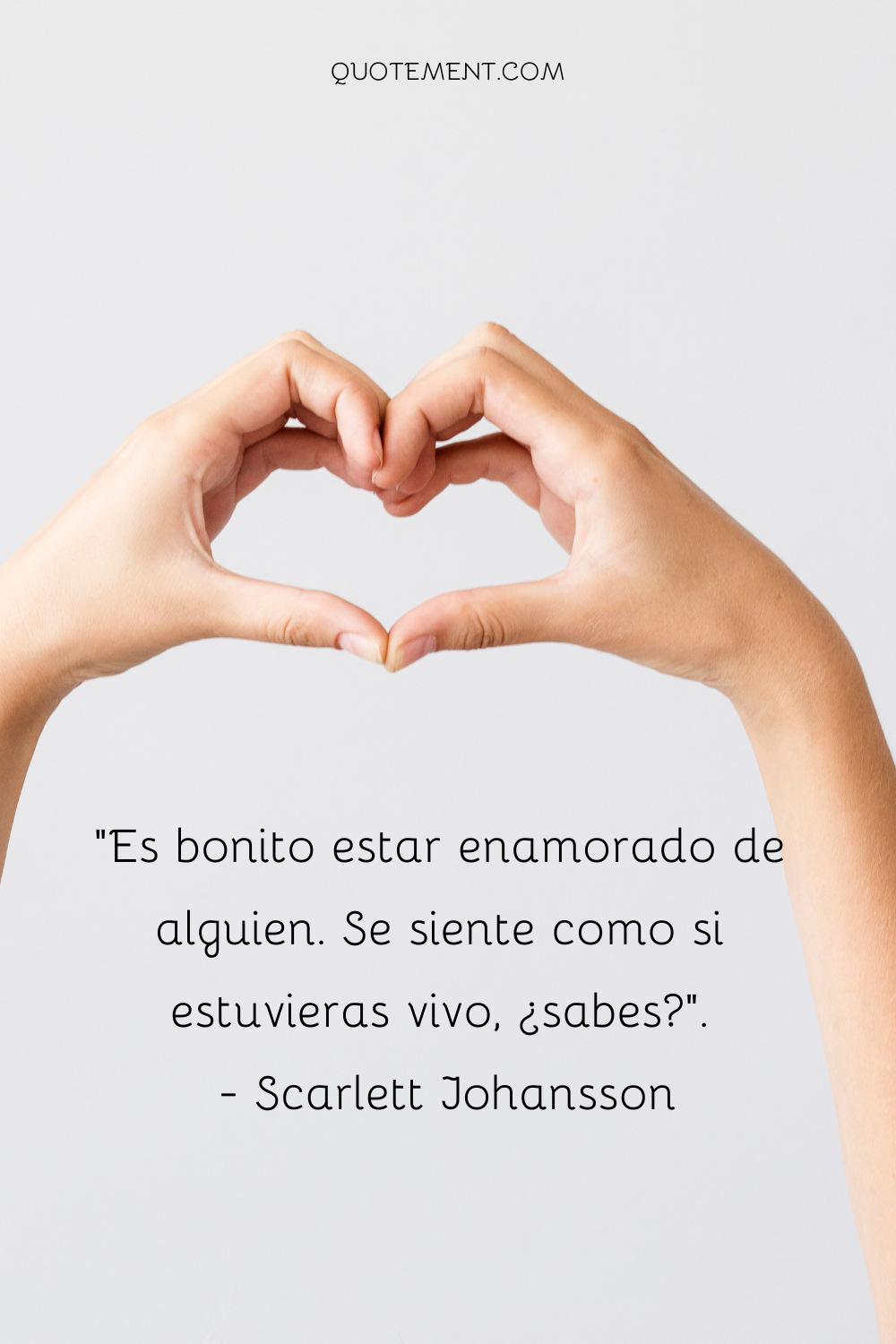 Es bonito estar enamorado de alguien. Se siente como si estuvieras vivo, ¿sabes?