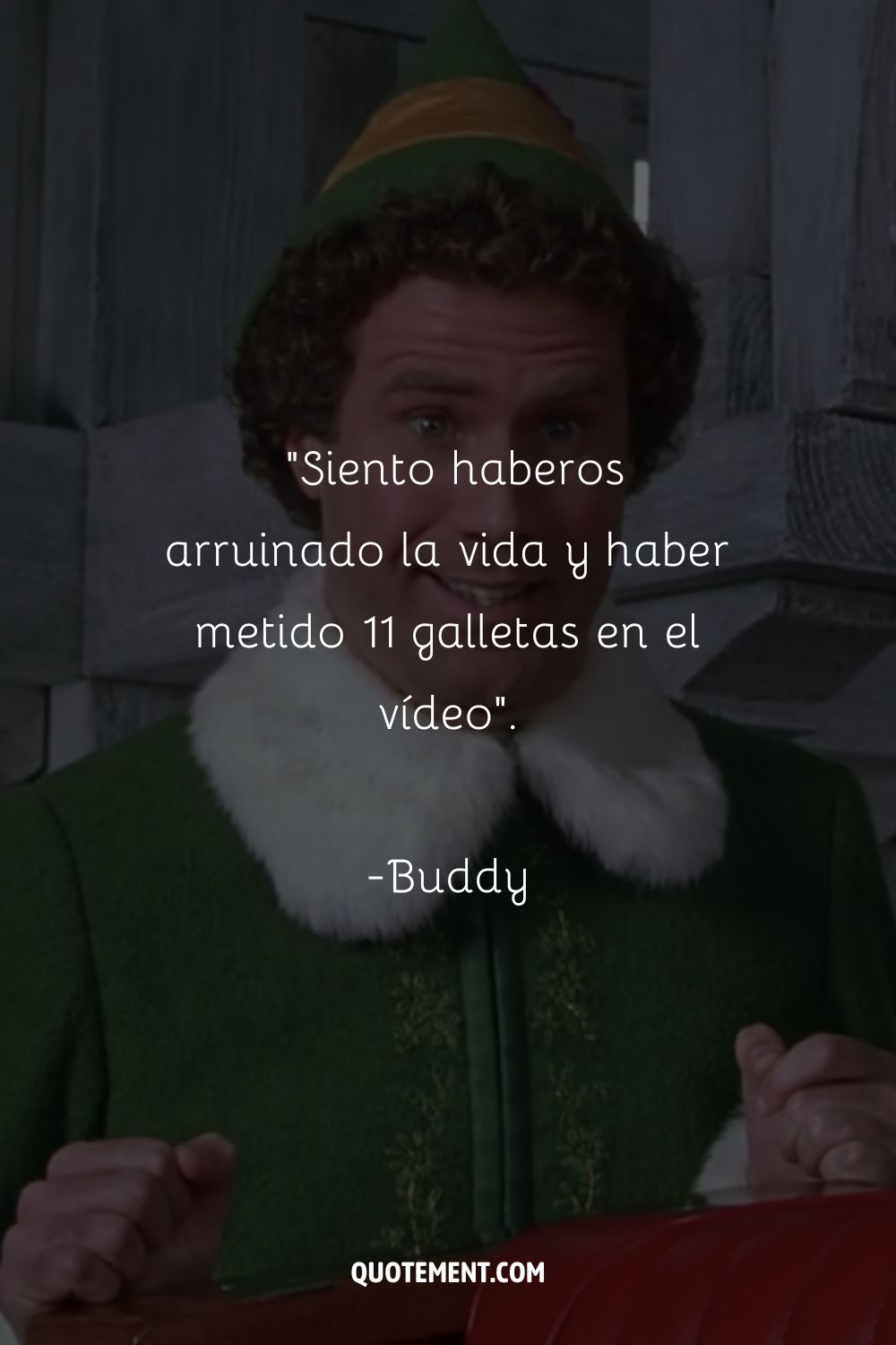 Buddy el Duende con su disfraz verde.