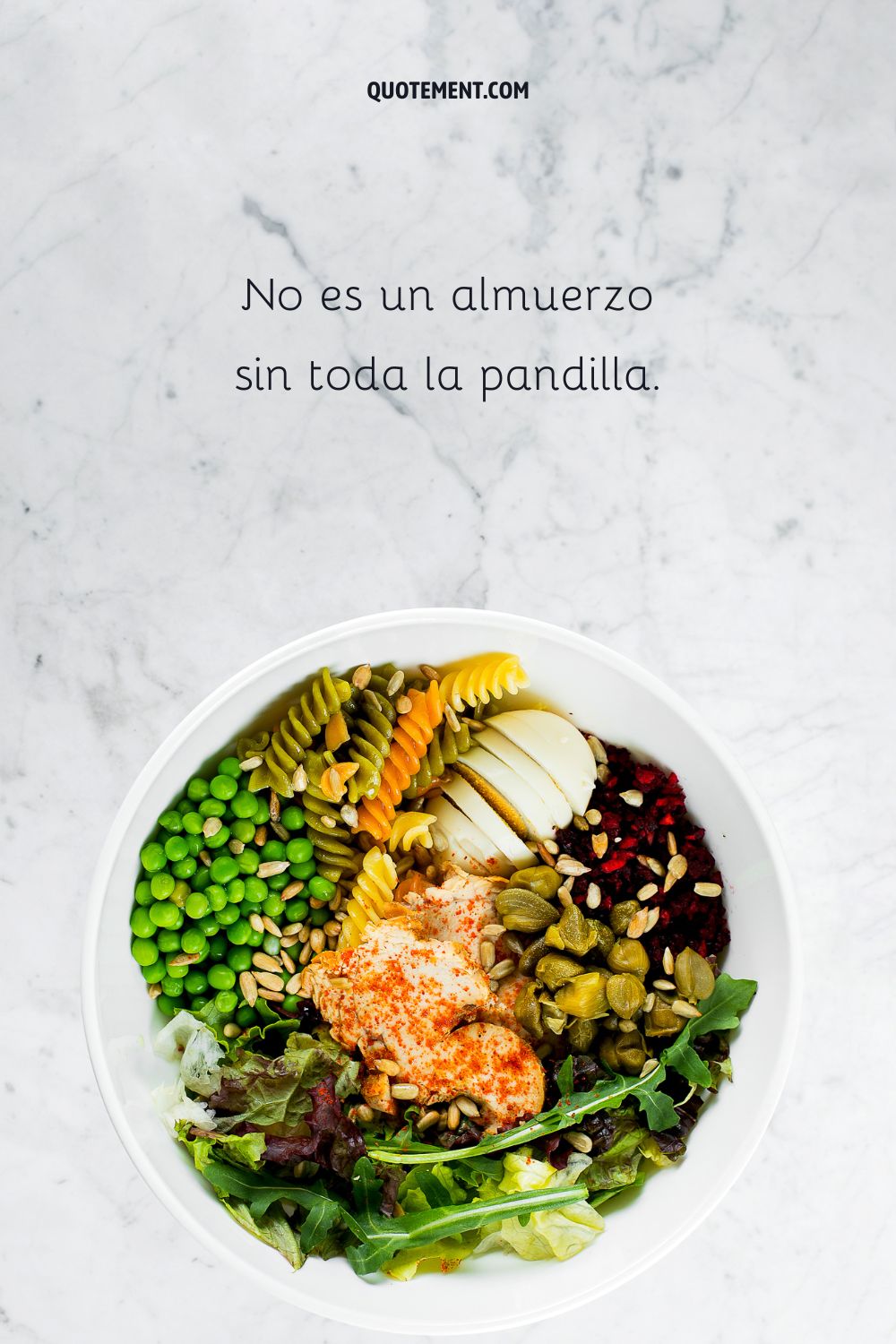 No es un almuerzo sin toda la pandilla.