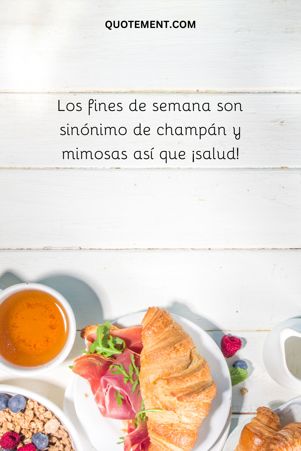 Los fines de semana son sinónimo de champán y mimosas, así que ¡salud!