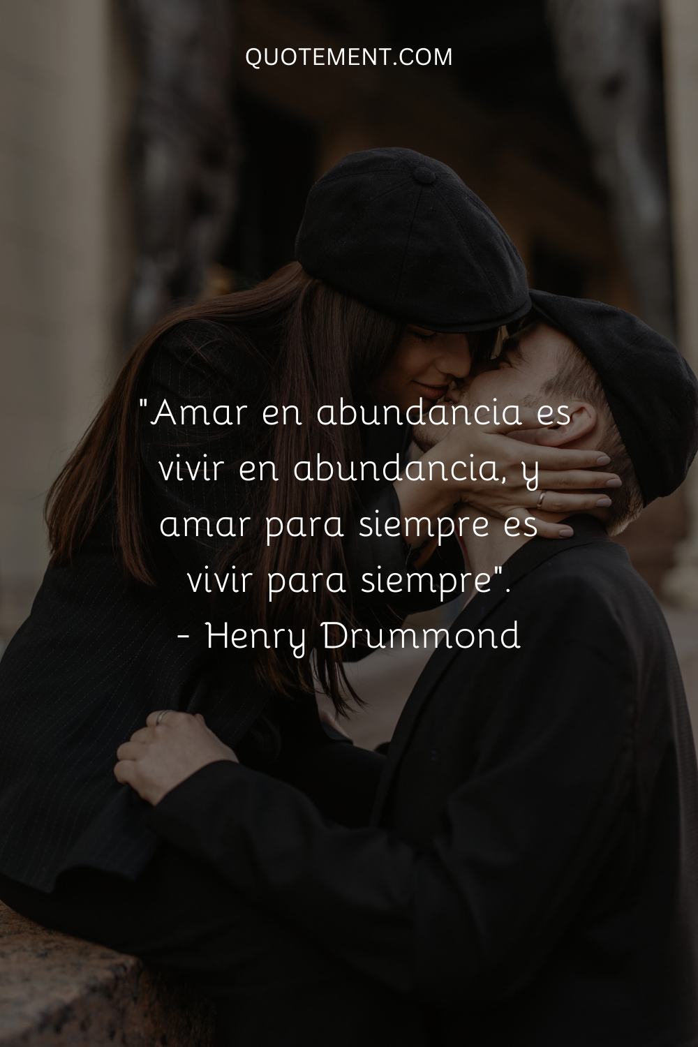 "Amar en abundancia es vivir en abundancia, y amar para siempre es vivir para siempre". - Henry Drummond