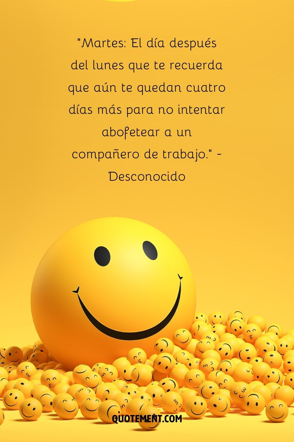 imagen de emojis sonrisa que representa la motivación Martes cita divertida