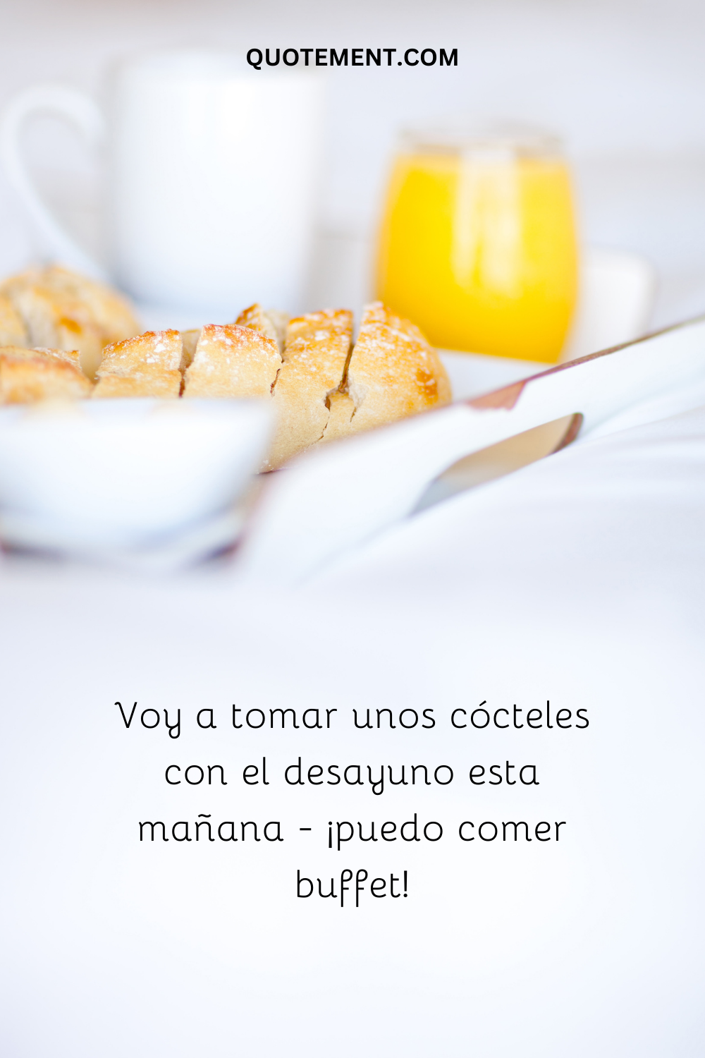 Esta mañana me voy a tomar unos cócteles con el desayuno, ¡puedo comer de buffet!