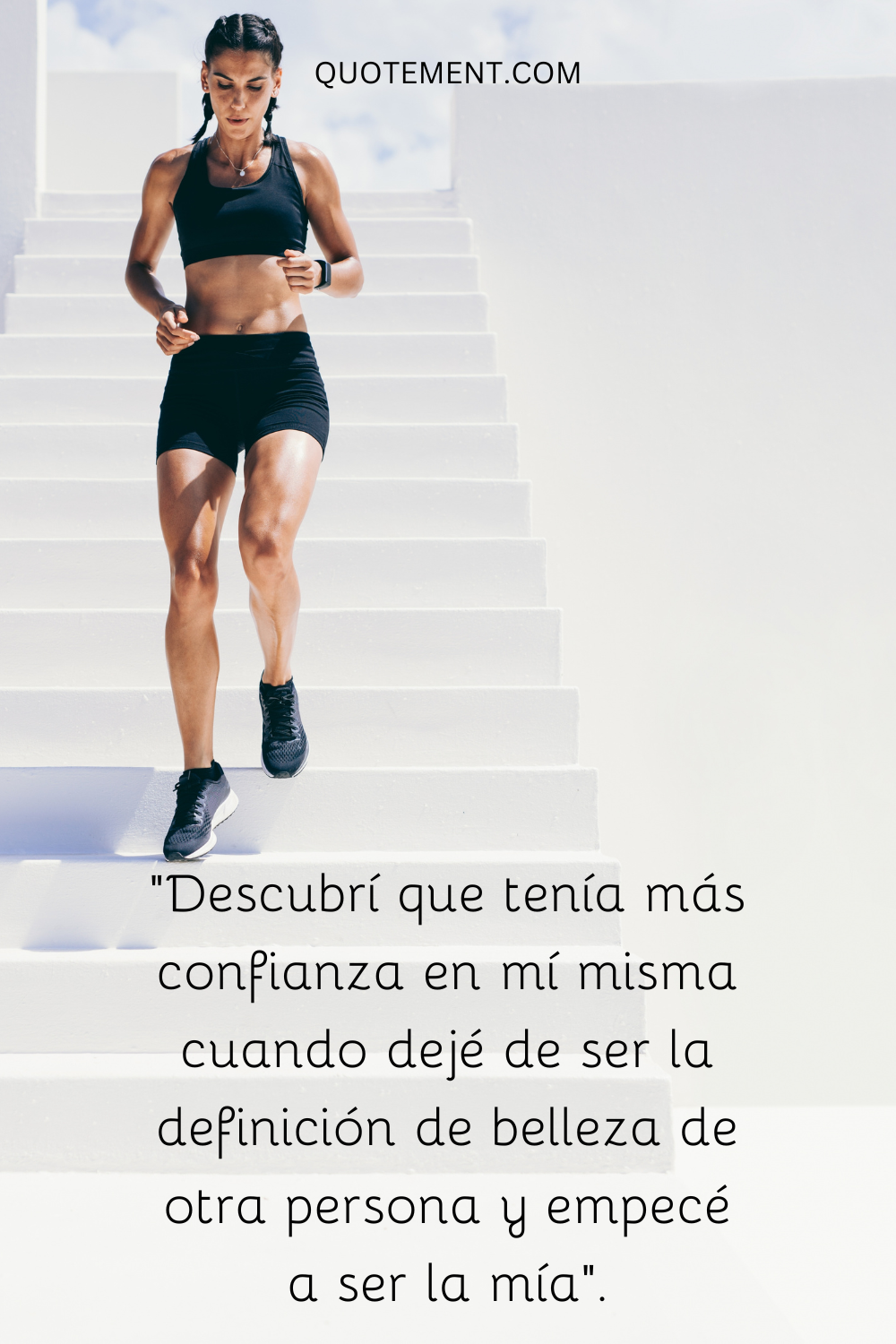 imagen de chica haciendo ejercicio representando cita motivadora de fitness